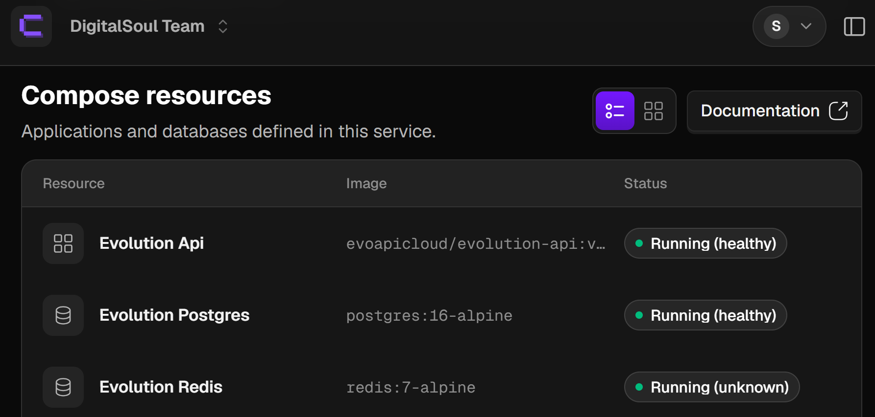 Evolution API desplegada en Coolify con PostgreSQL y Redis en funcionamiento